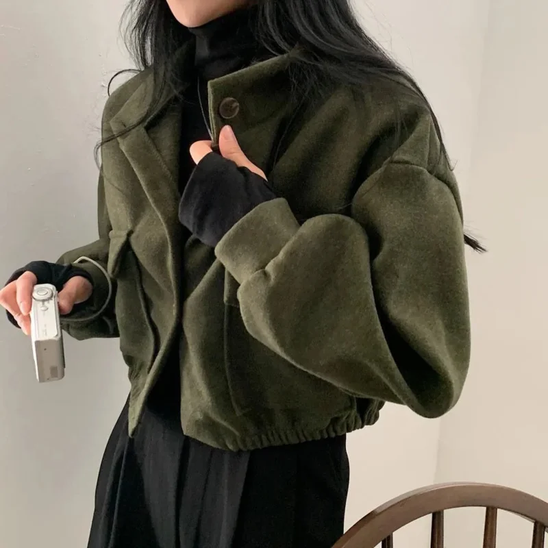 2026 Spring Women Woolen Jacket Stand Collar Single Breasted Big Pockets Female's Coat Slouchy-Style Chic Outwear For Lady Coat
2026 Spring Women Woolen Jacket Stand Collar Single Breasted Big Pockets Female's Coat Slouchy-Style Chic Outwear For Lady Coat