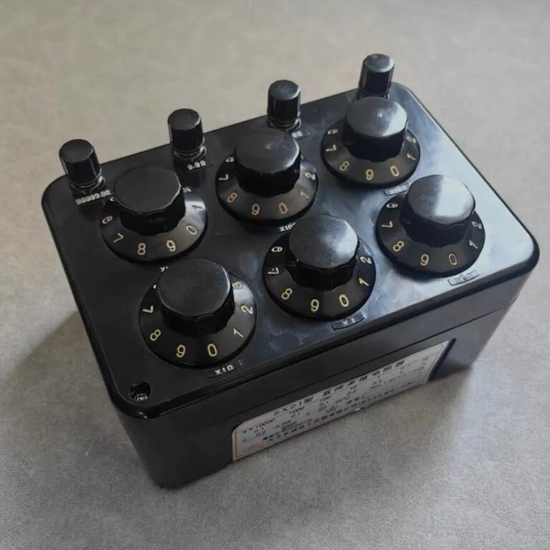 High-Precision Adjustable DC Multi-Decade Resistor Box 0-99999.9Ω ZX21 Electronics Testing Measurement Instrument
High-Precision Adjustable DC Multi-Decade Resistor Box 0-99999.9Ω ZX21 Electronics Testing Measurement Instrument