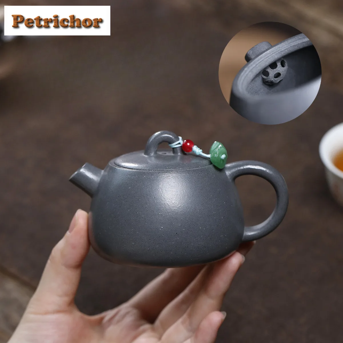 140ml Elegant Yixing Purple Clay Teapots Handmade Gun Nozzle Qin Quan Pot Raw Ore Azure Mud Kettle Zisha Tea Set Drinkware Craft
140ml Elegant Yixing Purple Clay Teapots Handmade Gun Nozzle Qin Quan Pot Raw Ore Azure Mud Kettle Zisha Tea Set Drinkware Craft
