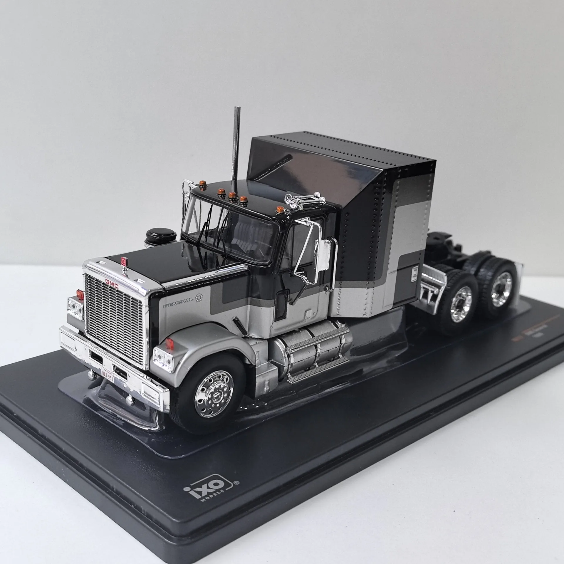 Diecast IXO 1/43 Scale GMC General 1980 General Motors Trailer Truck Alloy Car Model Collectible Toy Gift Souvenir Display 
Diecast IXO 1/43 Scale GMC General 1980 General Motors Trailer Truck Alloy Car Model Collectible Toy Gift Souvenir Display