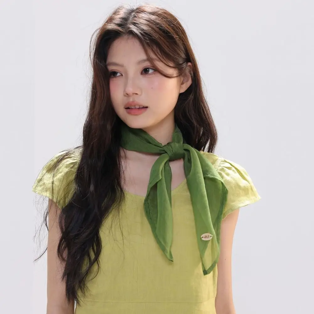 Solid Color Small Square Scarf Thin Transparent Pure Color Silk Scarf Headband Scarf Hair Band Cotton Linen Scarves Vacation
Solid Color Small Square Scarf Thin Transparent Pure Color Silk Scarf Headband Scarf Hair Band Cotton Linen Scarves Vacation