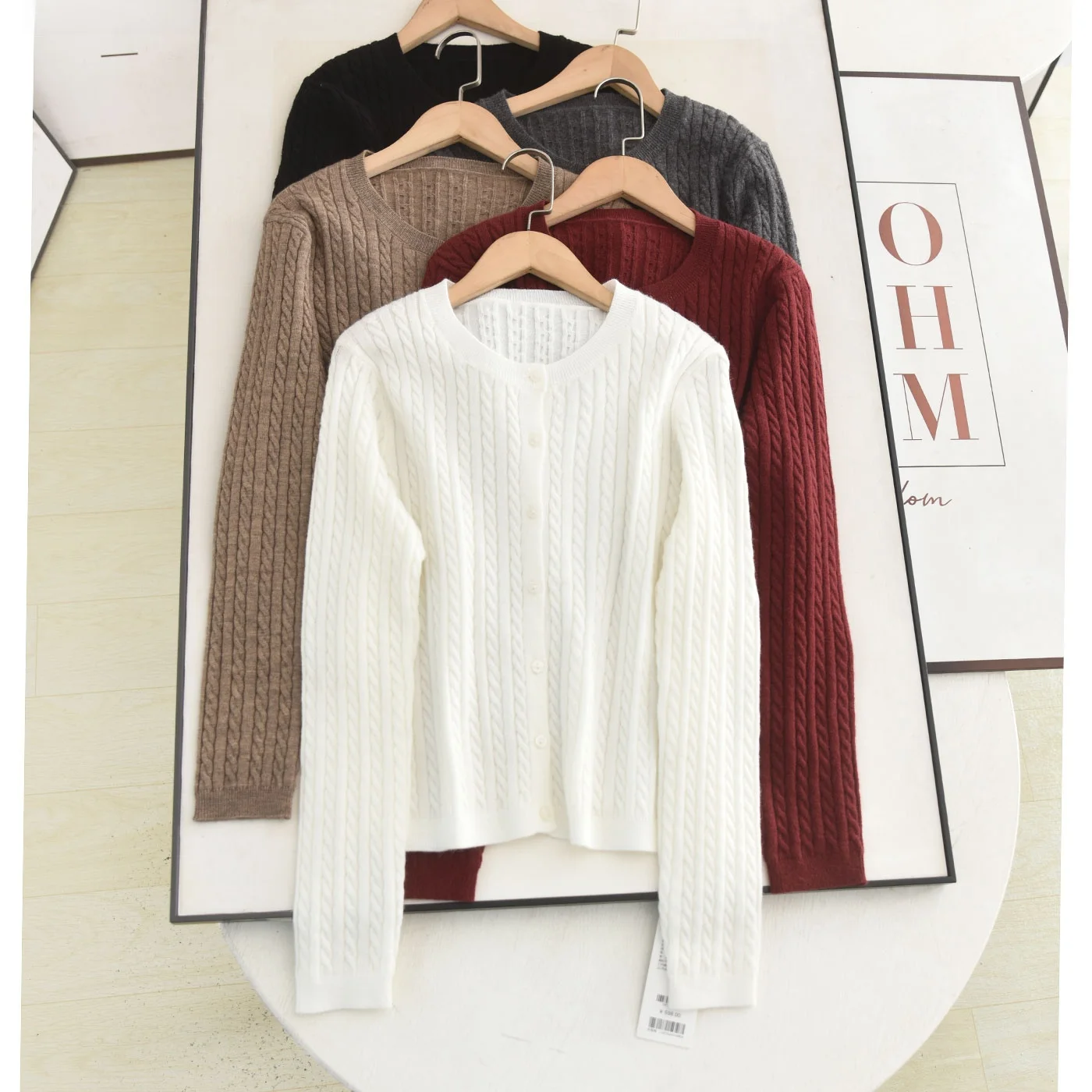 McSystem винтажный круглый вязаный свитер на одной пуговице осень-зима утягивающий топ повседневный длинный трикотаж све
McSystem винтажный круглый вязаный свитер на одной пуговице осень-зима утягивающий топ повседневный длинный трикотаж све