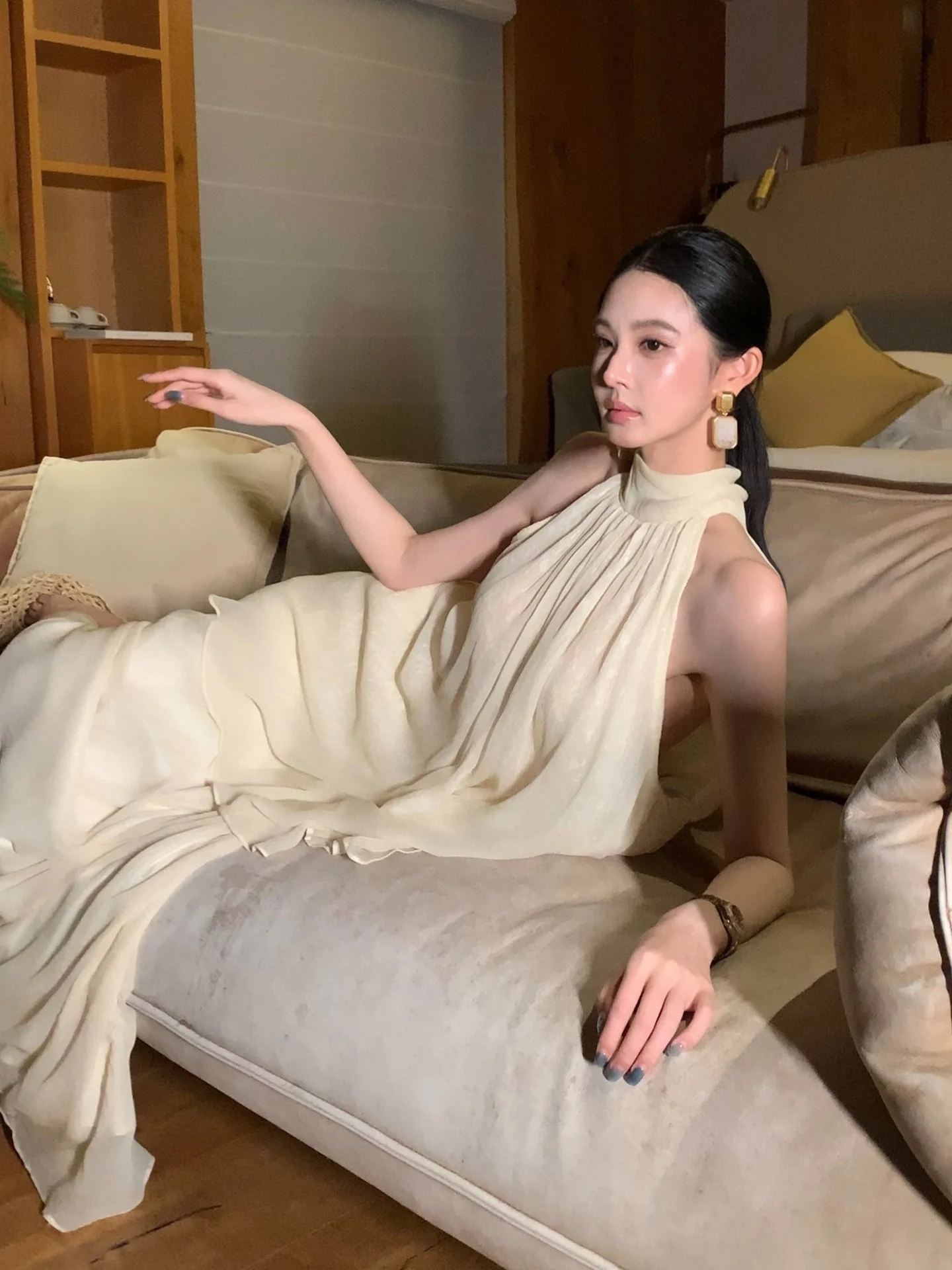 ALIN Muses Goddess Style Elegant round Neck Sleeveless A-Line Skirt And Top Set for Women Summer Fashion Outfits
ALIN Muses Goddess Style Elegant round Neck Sleeveless A-Line Skirt And Top Set for Women Summer Fashion Outfits