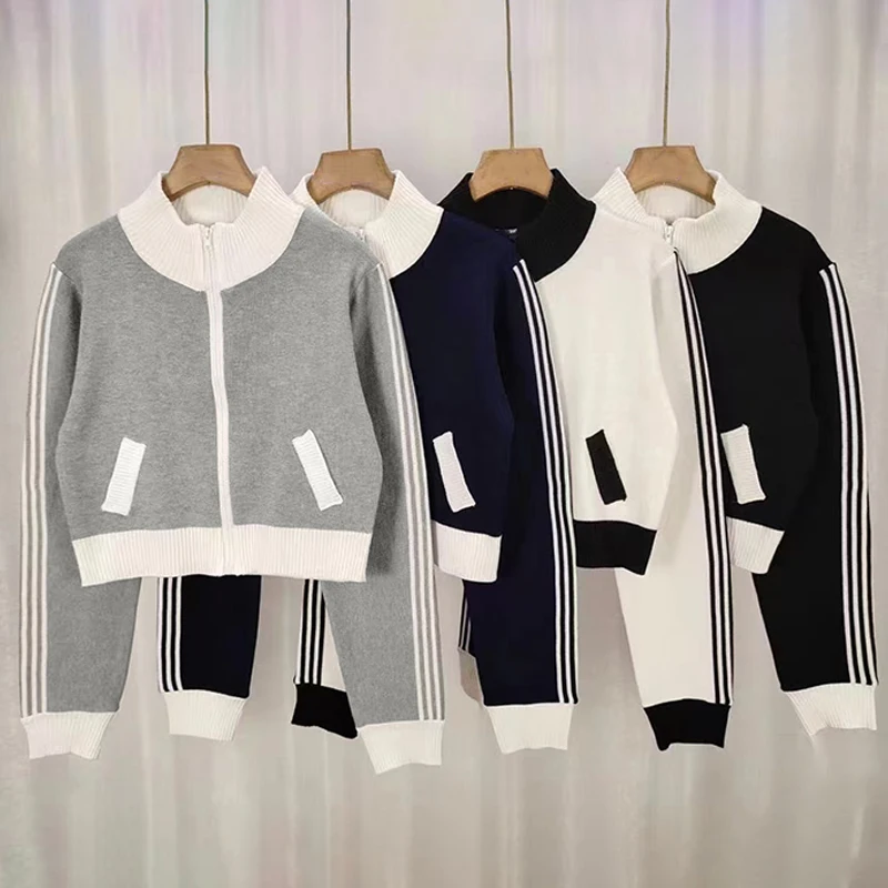 Women's Vintage Short Sweatshirt Jacket Zipper Preppy Style Long Sleeve Outwear
Women's Vintage Short Sweatshirt Jacket Zipper Preppy Style Long Sleeve Outwear