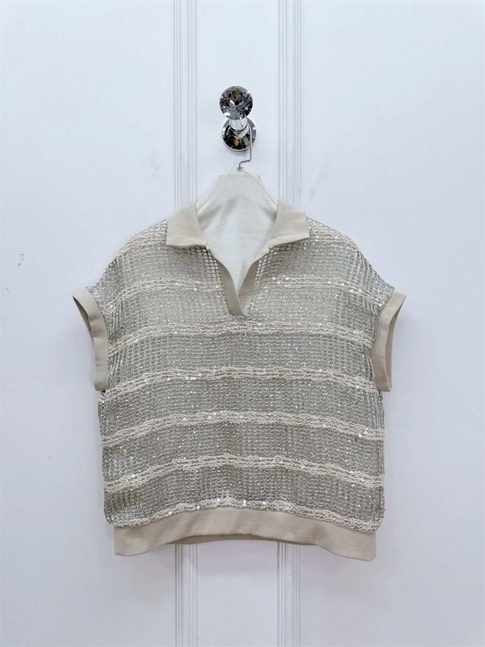 Sequined Striped Top Sleeveless Polo Shirt For Women
Sequined Striped Top Sleeveless Polo Shirt For Women