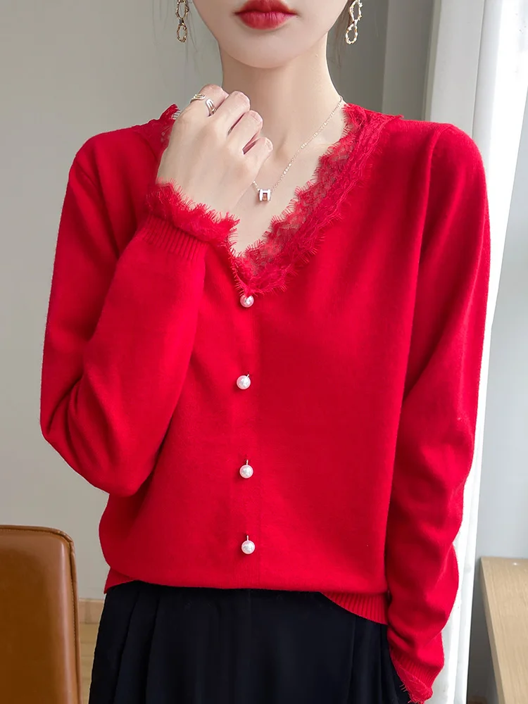 2025 Spring New Eyelash Lace V-neck Hoodie Autumn Elegant Inner Button Wool Top for Women
2025 Spring New Eyelash Lace V-neck Hoodie Autumn Elegant Inner Button Wool Top for Women