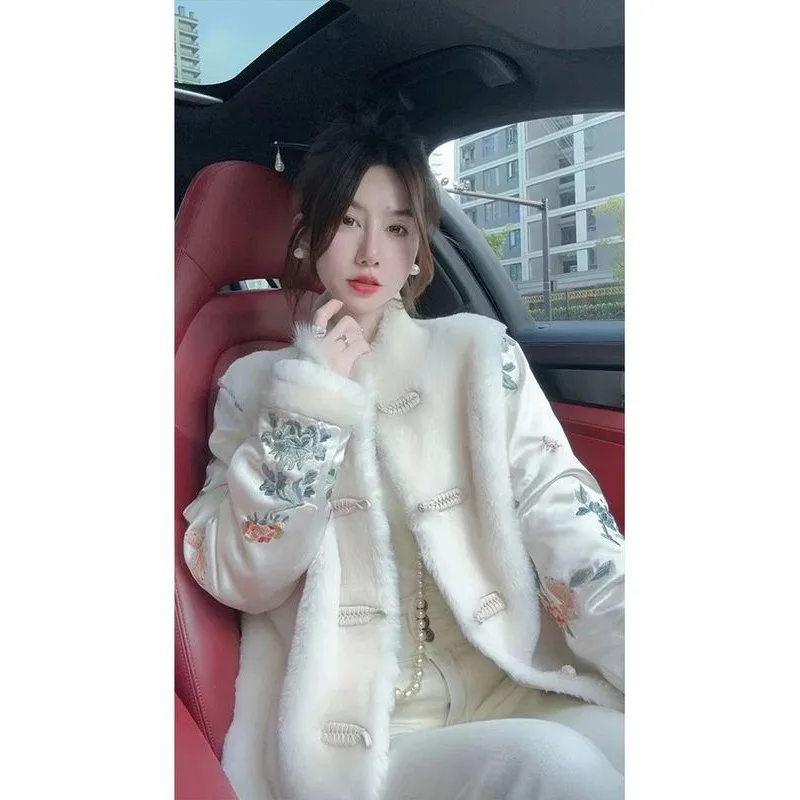 A New Chinese-style White Cotton-padded Jacket Women Autumn and Winter High-end Super Beautiful Look A French Rich Girl's Coat
A New Chinese-style White Cotton-padded Jacket Women Autumn and Winter High-end Super Beautiful Look A French Rich Girl's Coat