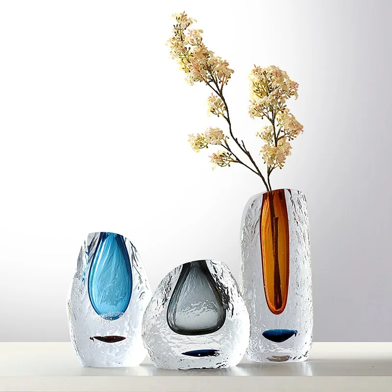 Model room, living room, dining table, light luxury, high-end wabi-sabi style, glass abstract vase, crystal glass vase ornament
Model room, living room, dining table, light luxury, high-end wabi-sabi style, glass abstract vase, crystal glass vase ornament