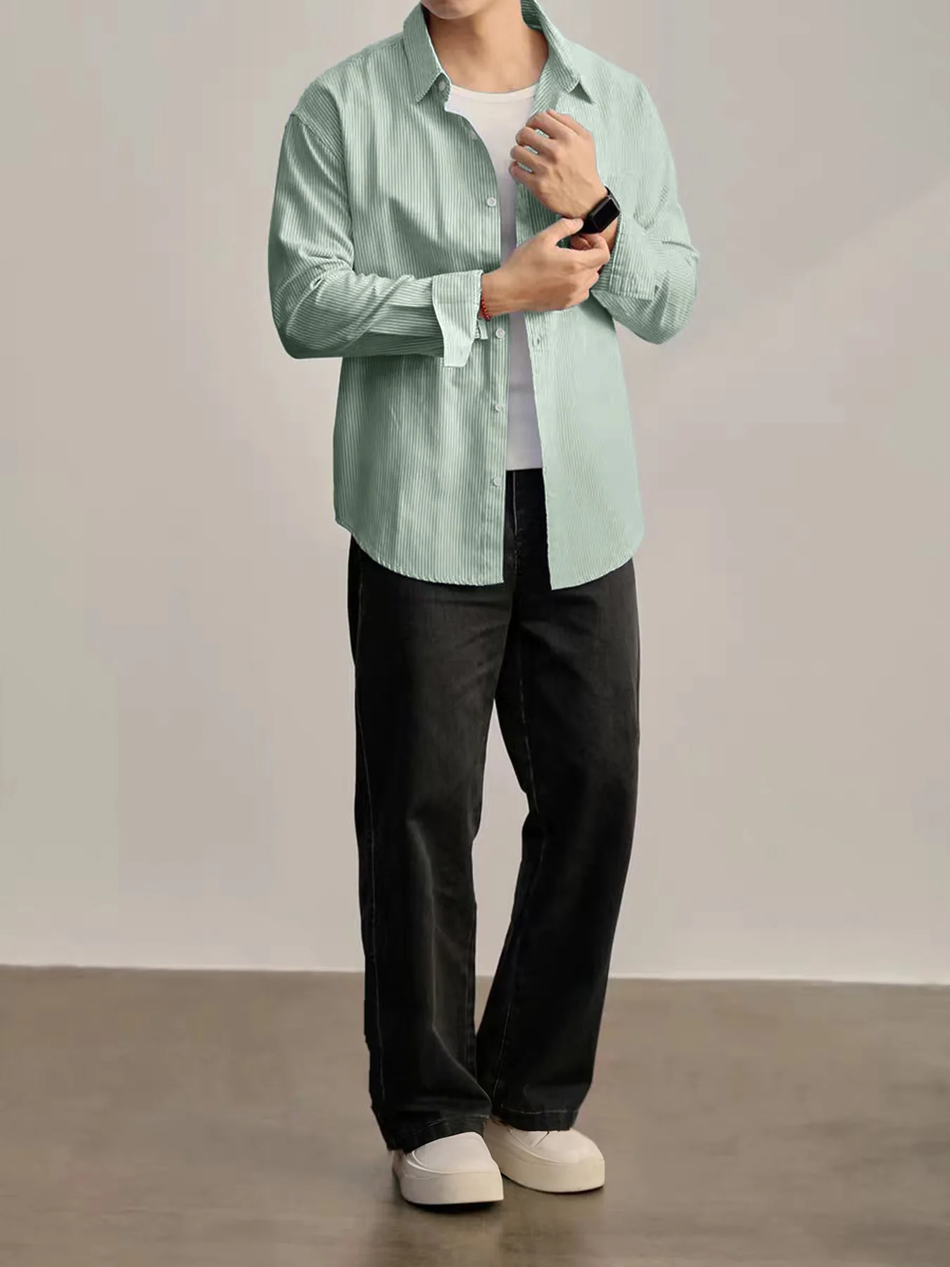 Полосатая мужская рубашка с длинными рукавами в корейском стиле, новая весенне-осенняя повседневная модная тонкая рубашка для ношения на открытом воздухе
Полосатая мужская рубашка с длинными рукавами в корейском стиле, новая весенне-осенняя повседневная модная тонкая рубашка для ношения на открытом воздухе