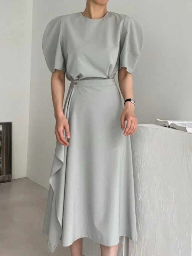 Chic Summer Vintage Bubble Sve Top High Waist Buttoned Asymmetrical Skirt Set Versatile Faionable Women's Ensemble
Chic Summer Vintage Bubble Sve Top High Waist Buttoned Asymmetrical Skirt Set Versatile Faionable Women's Ensemble