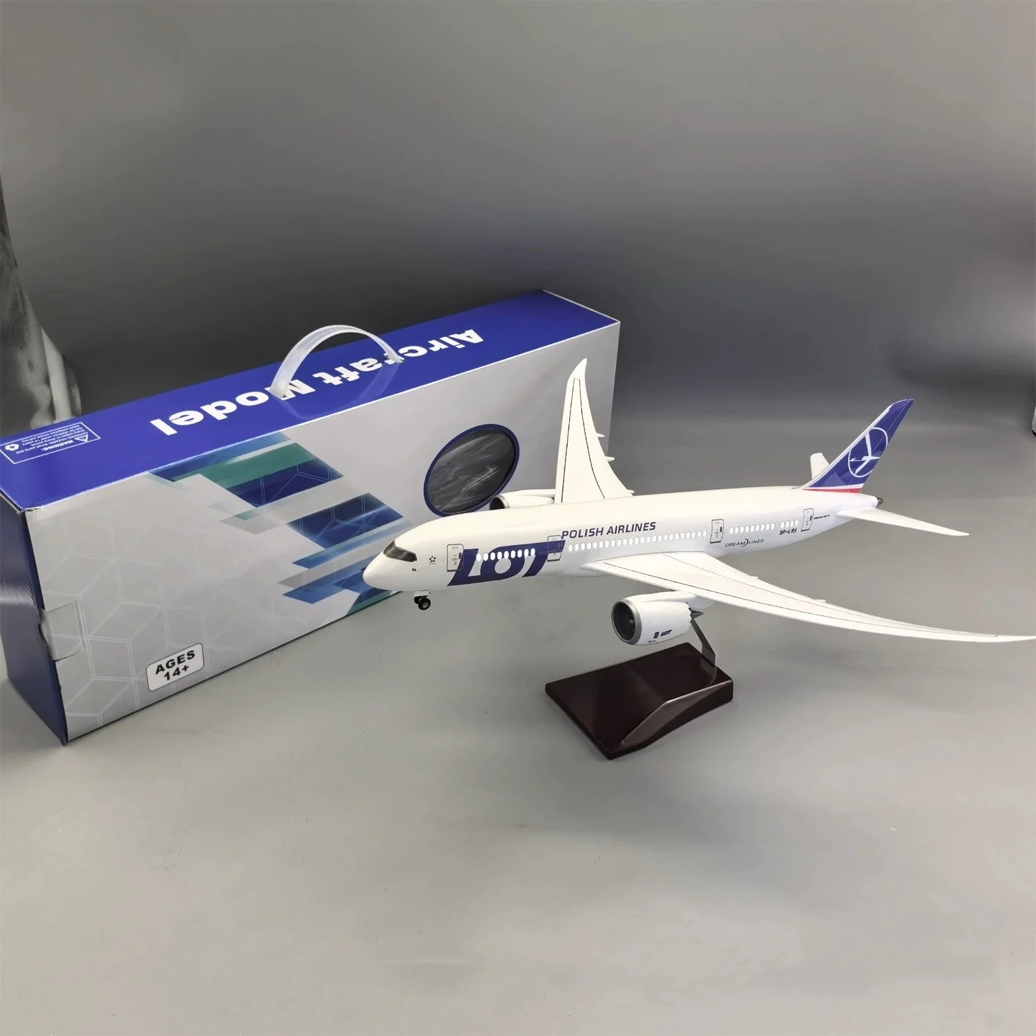 43CM Airplane Models LOTPolish Airlines 787 B787 Plane Resin Diecast Collectible Aircraft With Landing Gear Wheels Light Collect
43CM Airplane Models LOTPolish Airlines 787 B787 Plane Resin Diecast Collectible Aircraft With Landing Gear Wheels Light Collect