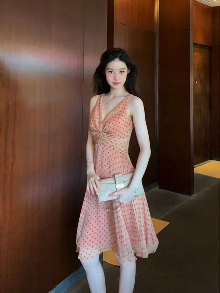 Spring New Vintage Silk Polka Dot Knot Dress Gentle Personality Short A-Line Skirt High Waist Soft Medium Fabric Composition
Spring New Vintage Silk Polka Dot Knot Dress Gentle Personality Short A-Line Skirt High Waist Soft Medium Fabric Composition