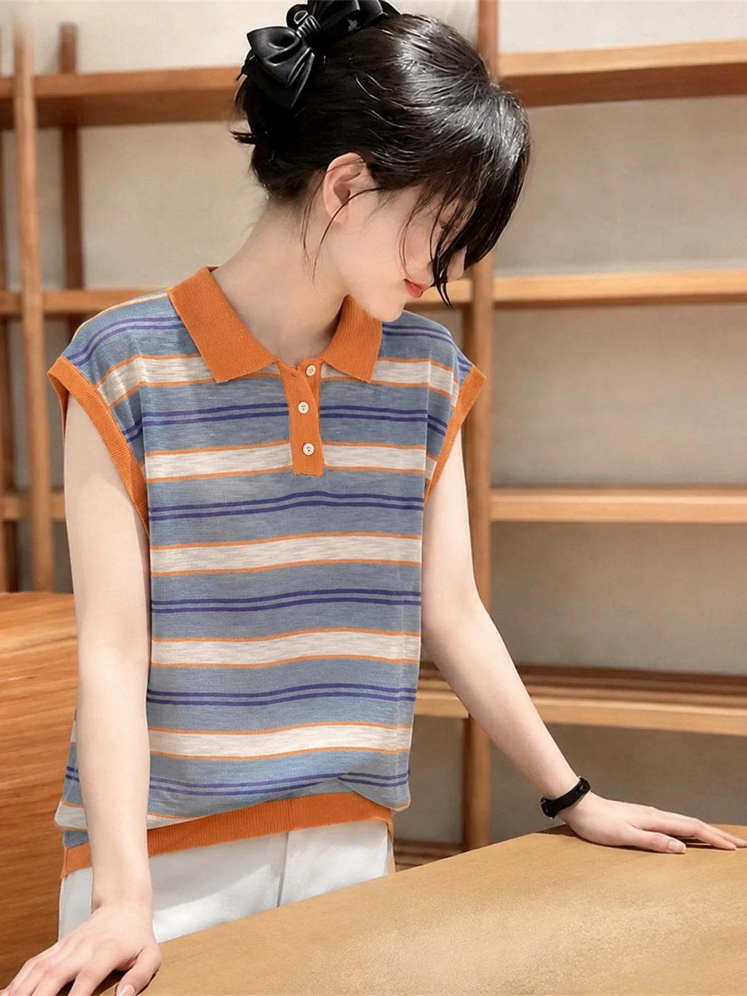 Korean Style Commuter Stripe Neck Sleeveless Top Loose Half Open Female Summer Fashion Age Reduction Versatile Silk Shirt
Korean Style Commuter Stripe Neck Sleeveless Top Loose Half Open Female Summer Fashion Age Reduction Versatile Silk Shirt