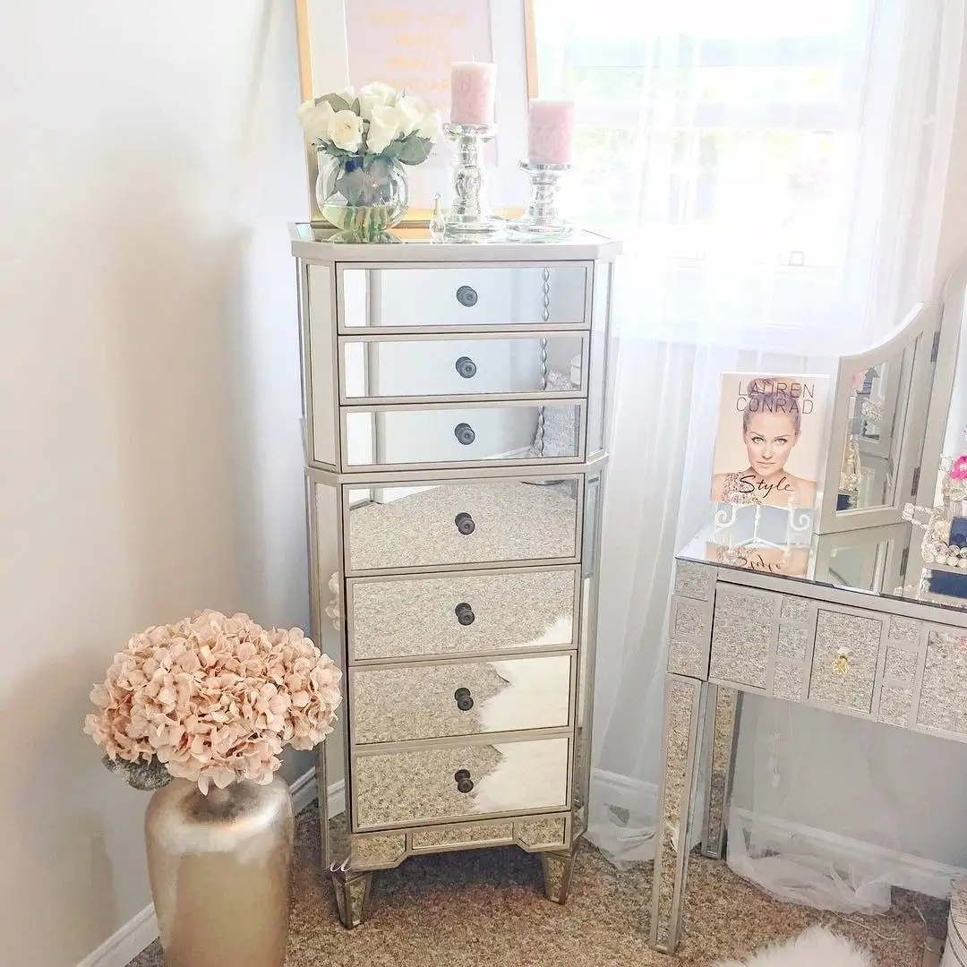 Bucket cabinet, living room, light luxury mirror drawer cabinet, bedroom, American solid wood storage cabinet, modern wall shelf
Bucket cabinet, living room, light luxury mirror drawer cabinet, bedroom, American solid wood storage cabinet, modern wall shelf