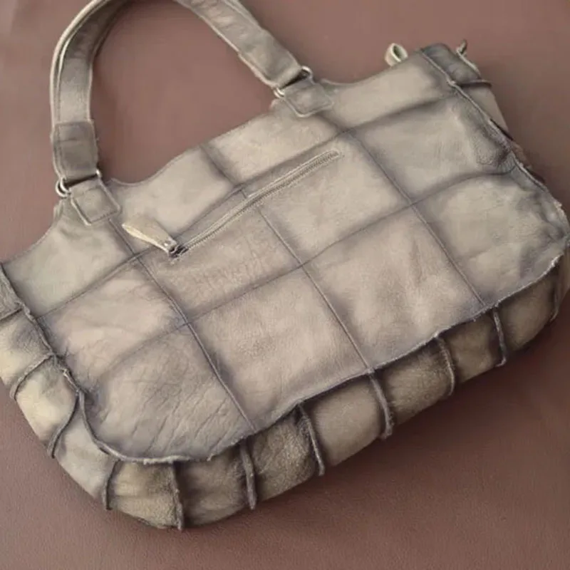 AETOO Faded and aged vegetable-tanned top layer cowhide single-shoulder bag, large wandering bag, genuine leather shopping bag,
AETOO Faded and aged vegetable-tanned top layer cowhide single-shoulder bag, large wandering bag, genuine leather shopping bag,