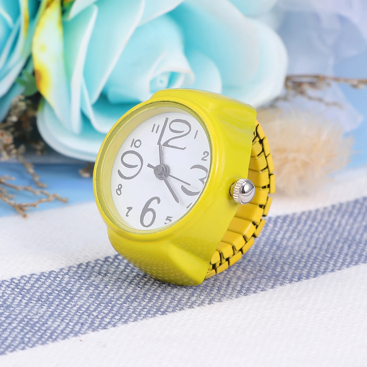 1pc Unisex Quartz Watch Finger Shaped Unisex Finger Ring Stretch Band Yellow Gift For Kids Friends Mini Watch Ring
1pc Unisex Quartz Watch Finger Shaped Unisex Finger Ring Stretch Band Yellow Gift For Kids Friends Mini Watch Ring