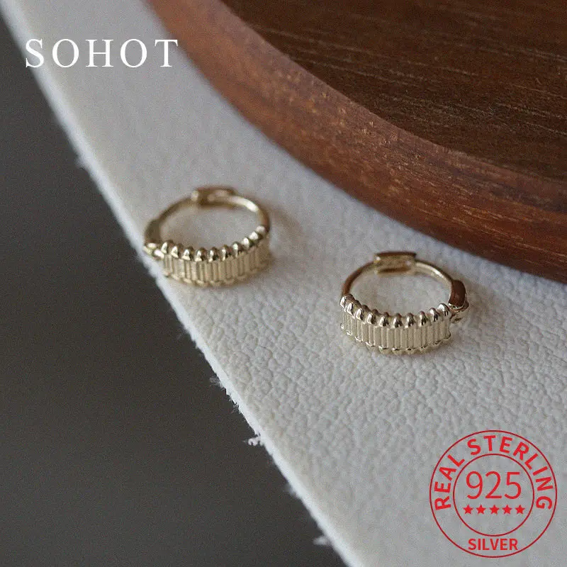 Real 925 Sterling Silver Personality Geometric Hoop Earrings for Elegant Women Fine Jewelry Light Luxury Party Accessories
Real 925 Sterling Silver Personality Geometric Hoop Earrings for Elegant Women Fine Jewelry Light Luxury Party Accessories