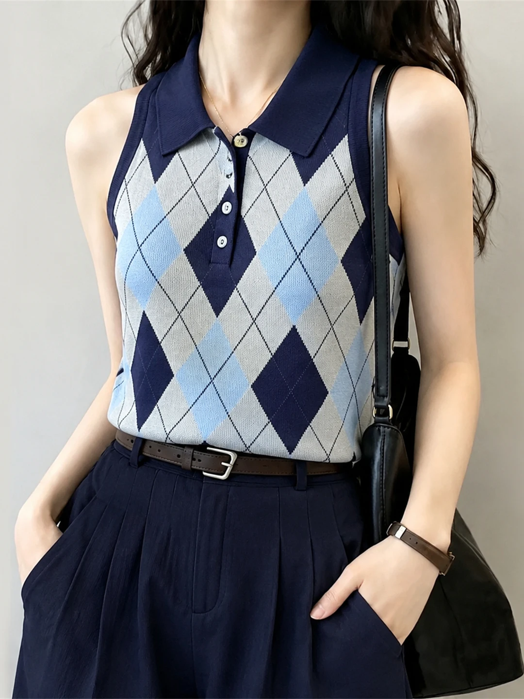 Unique College Style Knitted Ice Silk Vest Color Block Design Summer Fashionable No Sleeve Diamond Pattern Women's Top
Unique College Style Knitted Ice Silk Vest Color Block Design Summer Fashionable No Sleeve Diamond Pattern Women's Top