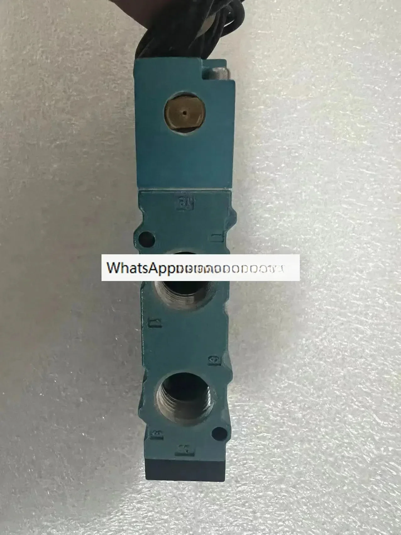 Original solenoid valve 52A-11-D0B-DM-DDAA-1BA/52A-11-DOB-DM-DAA-1BA
Original solenoid valve 52A-11-D0B-DM-DDAA-1BA/52A-11-DOB-DM-DAA-1BA