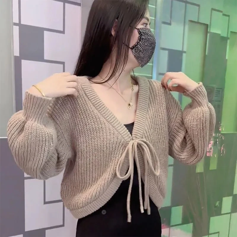 Gidyq Women Cardigan Sweater Fashion Korean Streetwear Loose Knitted Coats Casual Female All Match Cropped Jacket Spring New
Gidyq Women Cardigan Sweater Fashion Korean Streetwear Loose Knitted Coats Casual Female All Match Cropped Jacket Spring New