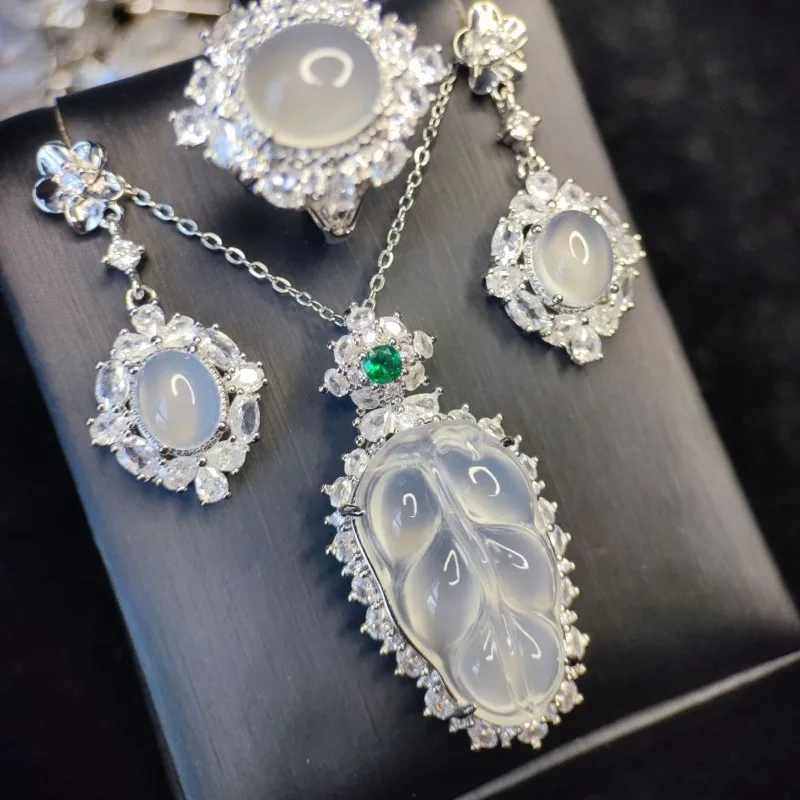 Chalcedony Set, Inlaid Necklace, Ice Type Luxury Women's Water Drop Exquisite Set
Chalcedony Set, Inlaid Necklace, Ice Type Luxury Women's Water Drop Exquisite Set