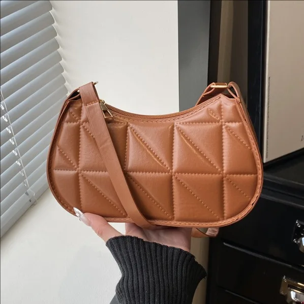 Cross-border simple high-quality textured shoulder bag women's 2026 new versatile underarm bag Korean version rhombus messenger bag
Cross-border simple high-quality textured shoulder bag women's 2026 new versatile underarm bag Korean version rhombus messenger bag