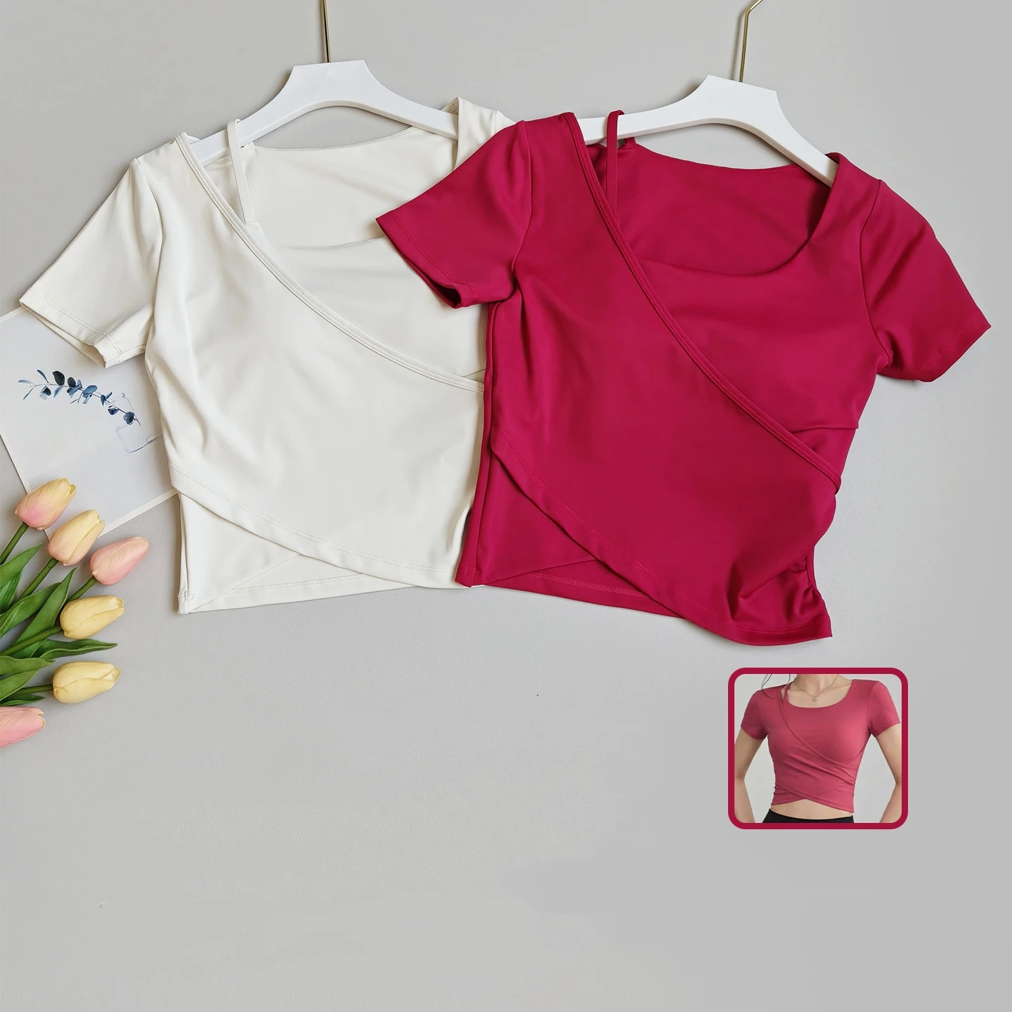 Women's Short-sleeved Yoga Wear with Chest Pad Breathable Quick-drying Slimming Running Pilates Fitness Short-sleeved Tops
Women's Short-sleeved Yoga Wear with Chest Pad Breathable Quick-drying Slimming Running Pilates Fitness Short-sleeved Tops