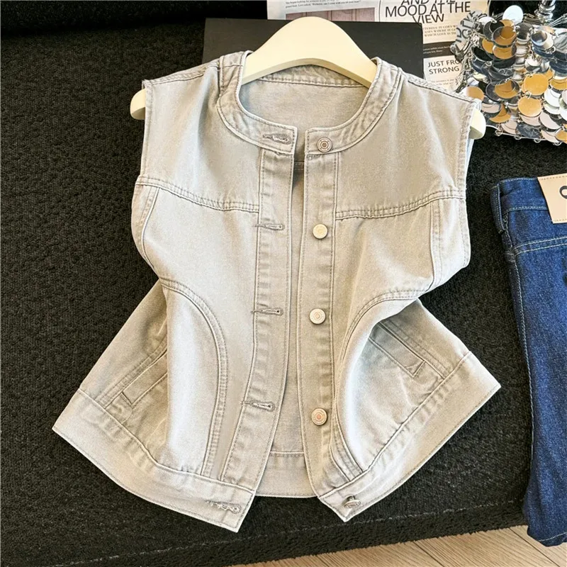 Vintage Washed Grey Women Thin Short Denim Vest Summer Round Neck Single-Breasted Sleeveless Cowboy Waistcoat Female Streetwear
Vintage Washed Grey Women Thin Short Denim Vest Summer Round Neck Single-Breasted Sleeveless Cowboy Waistcoat Female Streetwear
