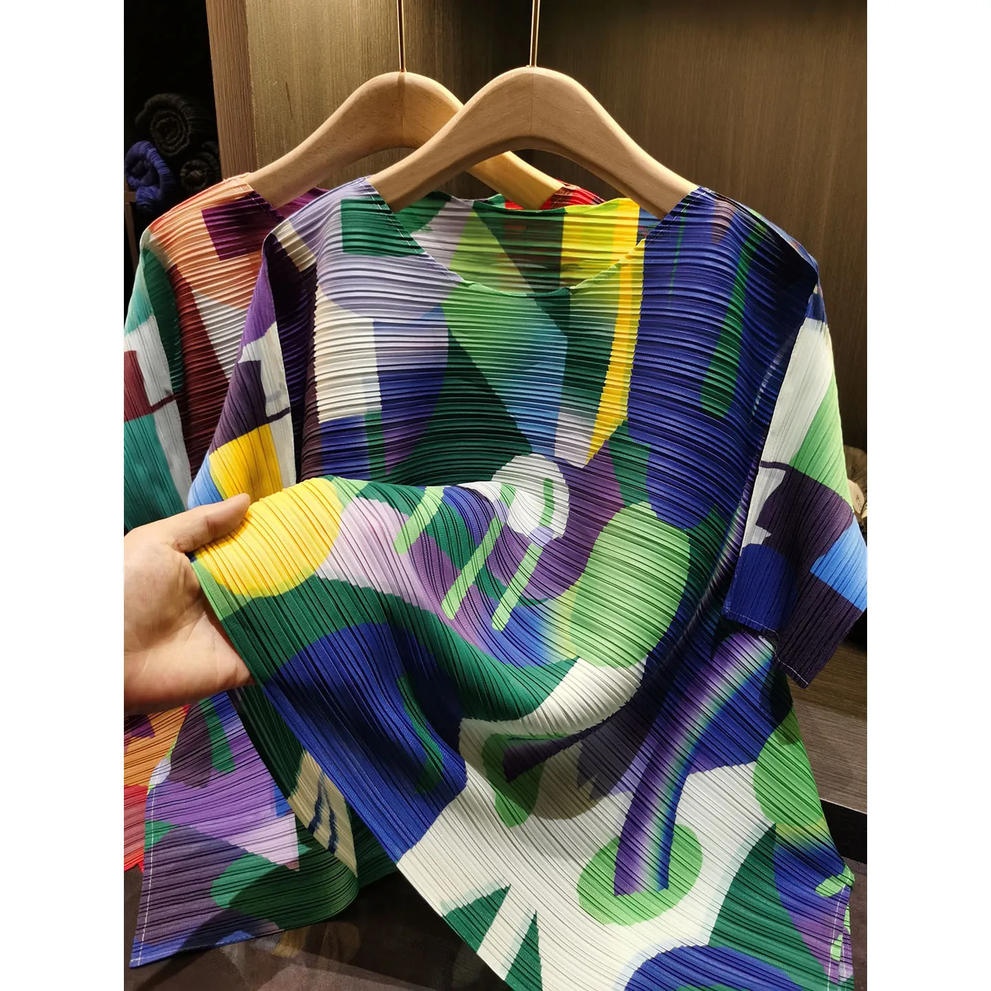 Miyake Pleated 2026 Color-Block Printed Pleated Round Neck T-Shirt Summer New Fashionable Loose Plus Size Long Sleeve Top Pleat
Miyake Pleated 2026 Color-Block Printed Pleated Round Neck T-Shirt Summer New Fashionable Loose Plus Size Long Sleeve Top Pleat