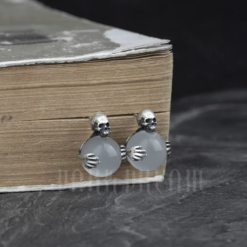 1Pair Punk Skull Stud Earrings 925 Sterling Silver with Opal Simple Fashion Jewelry Ear Accessory
1Pair Punk Skull Stud Earrings 925 Sterling Silver with Opal Simple Fashion Jewelry Ear Accessory