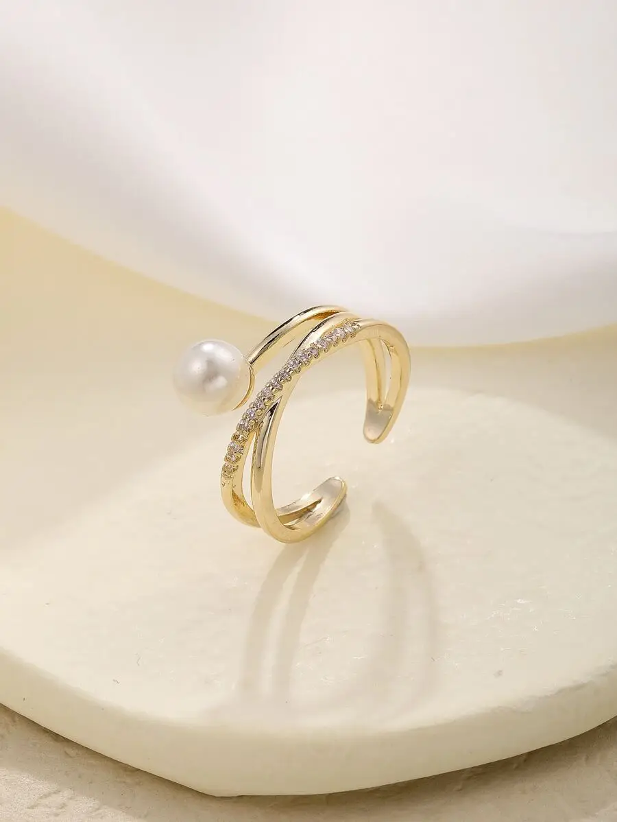 Faux Pearl And Cubic Zirconia Wrap Ring For Women
Faux Pearl And Cubic Zirconia Wrap Ring For Women