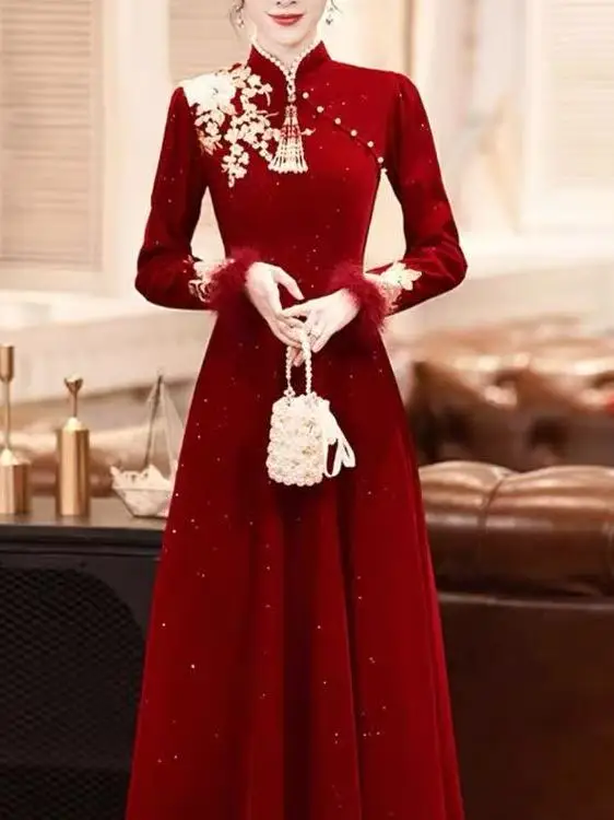 Красное свадебное платье с длинными рукавами, новое, в китайском стиле, для женской свадебной церемонии зимой
Красное свадебное платье с длинными рукавами, новое, в китайском стиле, для женской свадебной церемонии зимой