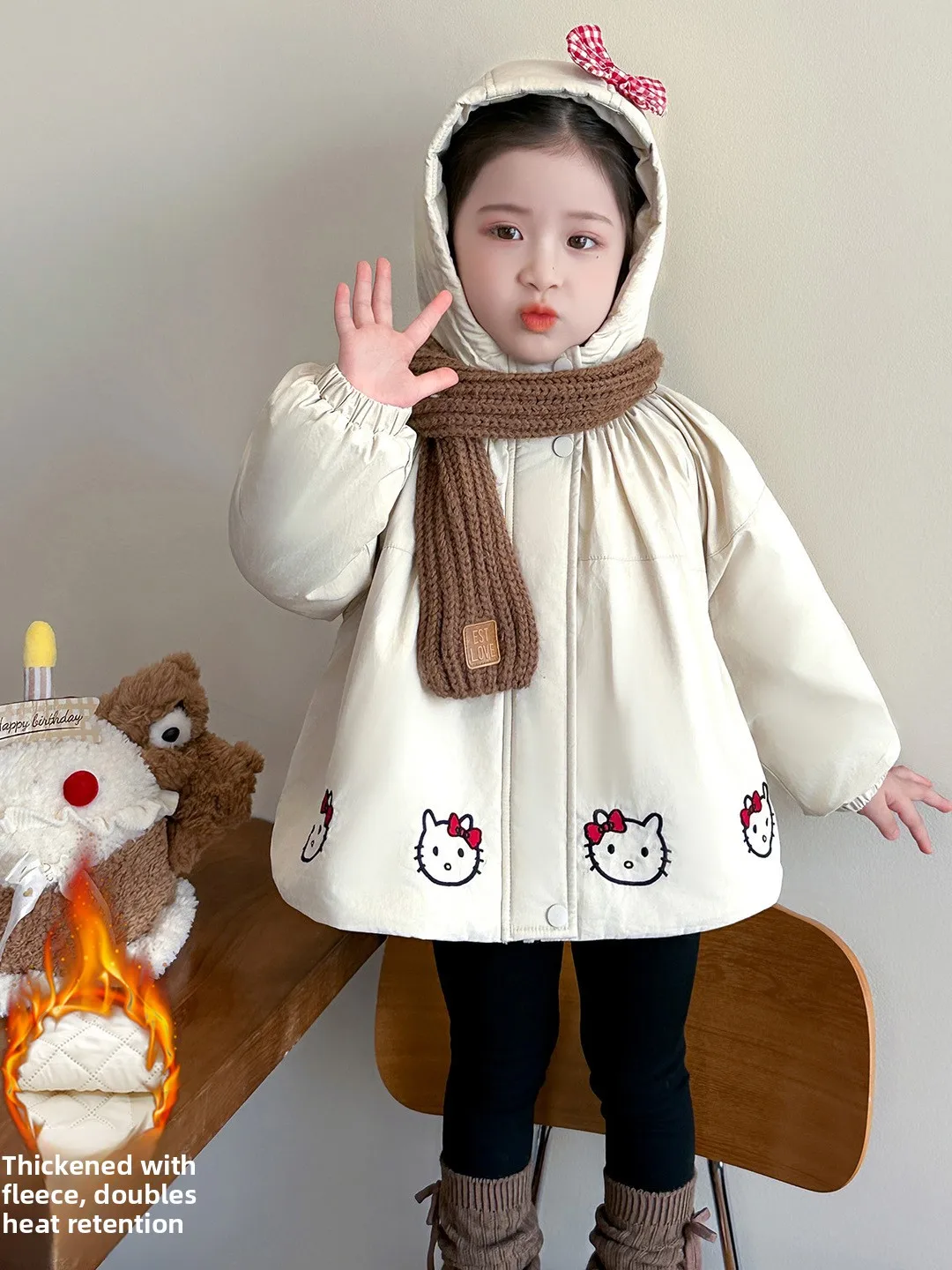 Хлопковая куртка Thiened для девочек, пальто KT с мультяшным принтом для маленьких девочек, осень-зима, новая модная женская хлопковая одежда
Хлопковая куртка Thiened для девочек, пальто KT с мультяшным принтом для маленьких девочек, осень-зима, новая модная женская хлопковая одежда