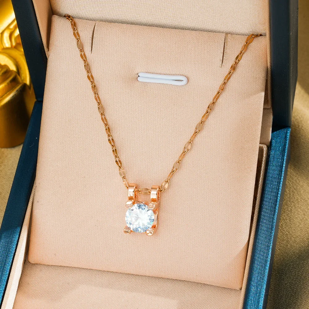 The simple, niche and high-end atmosphere, the square fashionable and versatile women's necklace exudes a light luxury.
The simple, niche and high-end atmosphere, the square fashionable and versatile women's necklace exudes a light luxury.