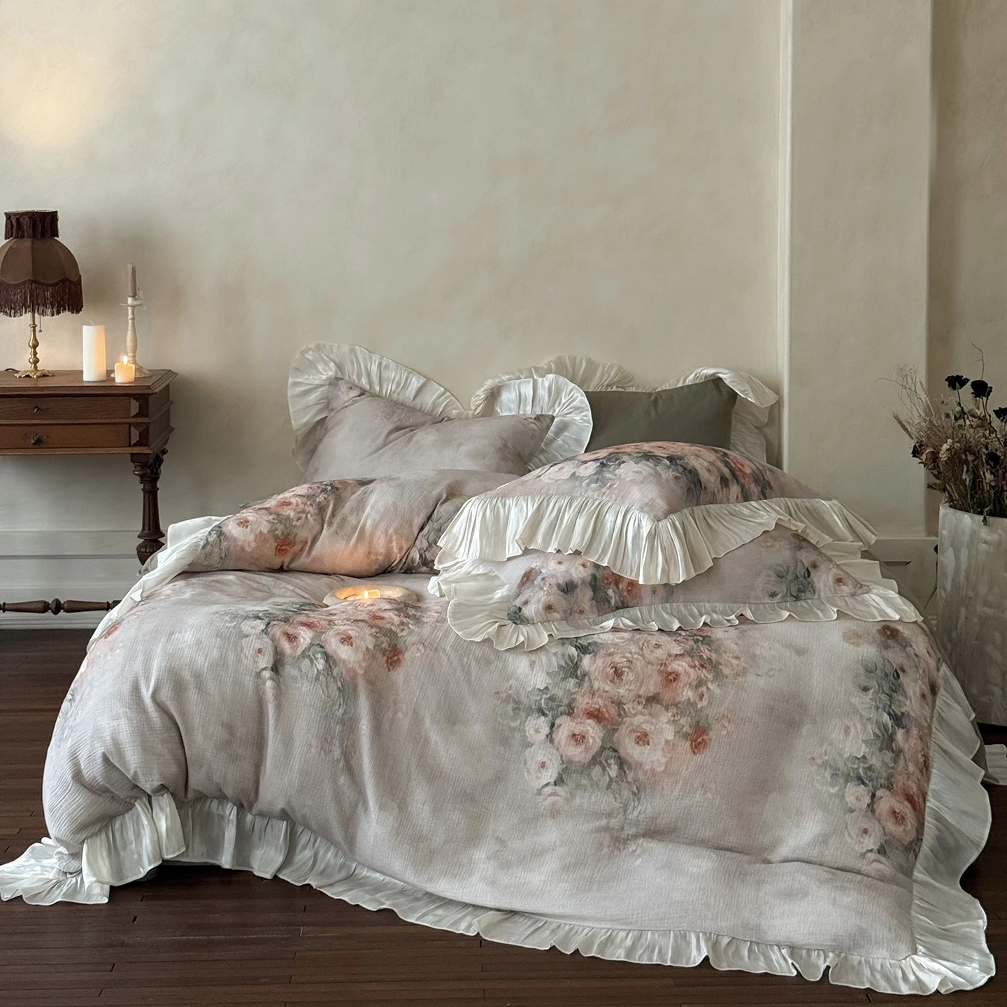 Vintage Rose Print Lace Ruffles Bedding Set 100% Cotton Double Layer Yarn Duvet Cover Flat/Fitted Bed Sheet Pillowcases 4Pcs
Vintage Rose Print Lace Ruffles Bedding Set 100% Cotton Double Layer Yarn Duvet Cover Flat/Fitted Bed Sheet Pillowcases 4Pcs