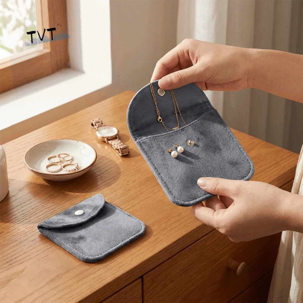 Soft Velvet Jewelry Pouch Snap Button Dust Protect Packaging Gift Bag Envelope Style Portable Storage Jewelry Organizer
Soft Velvet Jewelry Pouch Snap Button Dust Protect Packaging Gift Bag Envelope Style Portable Storage Jewelry Organizer