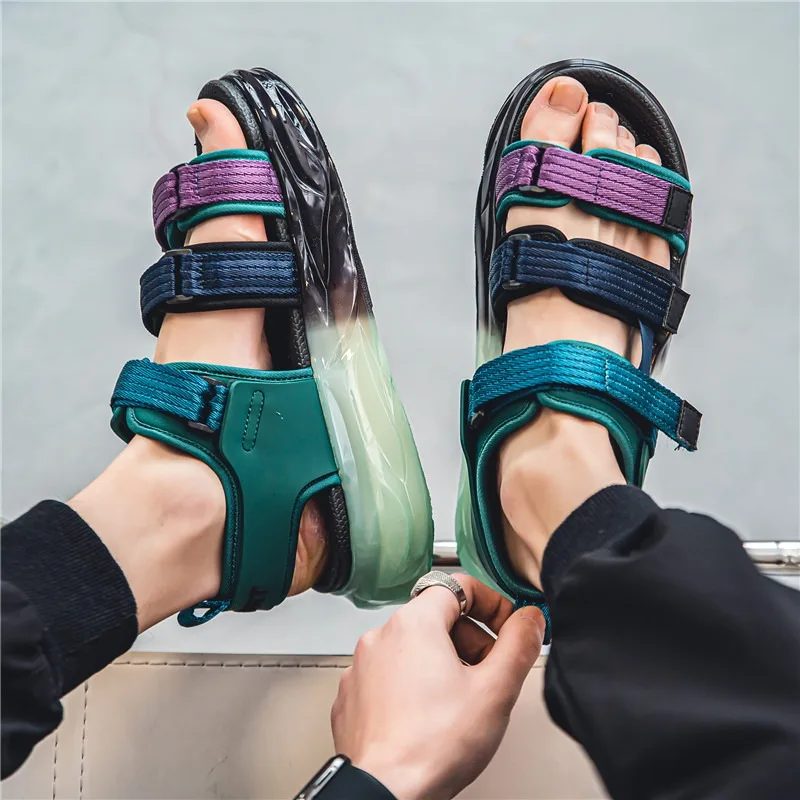 Мужские уличные пляжные сандалии 2026: дышащие, с градиентом, на толстой подошве, без застежек, на липучке, с открытым носком, для летних путешествий
Мужские уличные пляжные сандалии 2026: дышащие, с градиентом, на толстой подошве, без застежек, на липучке, с открытым носком, для летних путешествий