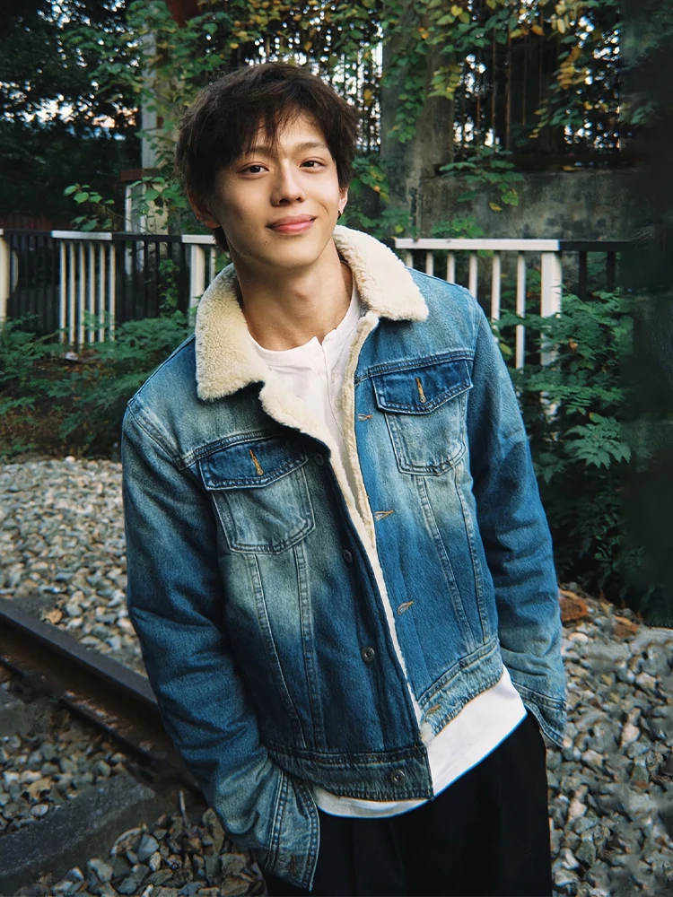 Мужская джинсовая куртка Waed Jaet с воротником из меха ягненка, зимнее теплое хлопковое пальто, верхняя одежда, подставка, молодежный тренд, длинный све
Мужская джинсовая куртка Waed Jaet с воротником из меха ягненка, зимнее теплое хлопковое пальто, верхняя одежда, подставка, молодежный тренд, длинный све