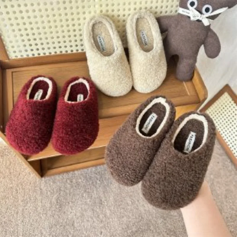2025 Girls' Simple Flat Cotton Slippers Autumn and Winter New Style Indoor Warm and Comfortable Fur Slippers Retro Style
2025 Girls' Simple Flat Cotton Slippers Autumn and Winter New Style Indoor Warm and Comfortable Fur Slippers Retro Style