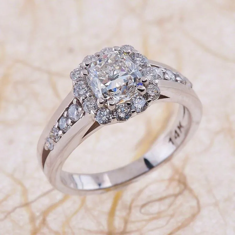 Exquisite Zircon Square Women's Ring Crystal Zircon Ring Accessories Engagement Anniversary Party Gift
Exquisite Zircon Square Women's Ring Crystal Zircon Ring Accessories Engagement Anniversary Party Gift