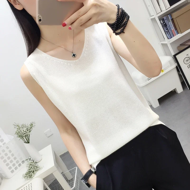 New Sleeveless Knitted Women Sweater Vest V-neck White Knit Sweater Vest Women Tops Outerwears Sweaters Sueters De Mujer C860
New Sleeveless Knitted Women Sweater Vest V-neck White Knit Sweater Vest Women Tops Outerwears Sweaters Sueters De Mujer C860