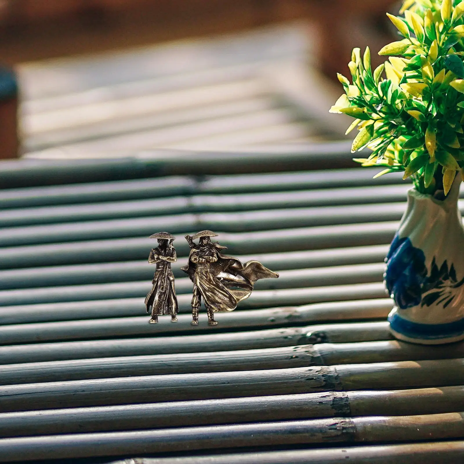 Mini People Figurines Alloy Art Sculptures Miniature Figures Garden Decorations for Fairy Landscape
Mini People Figurines Alloy Art Sculptures Miniature Figures Garden Decorations for Fairy Landscape