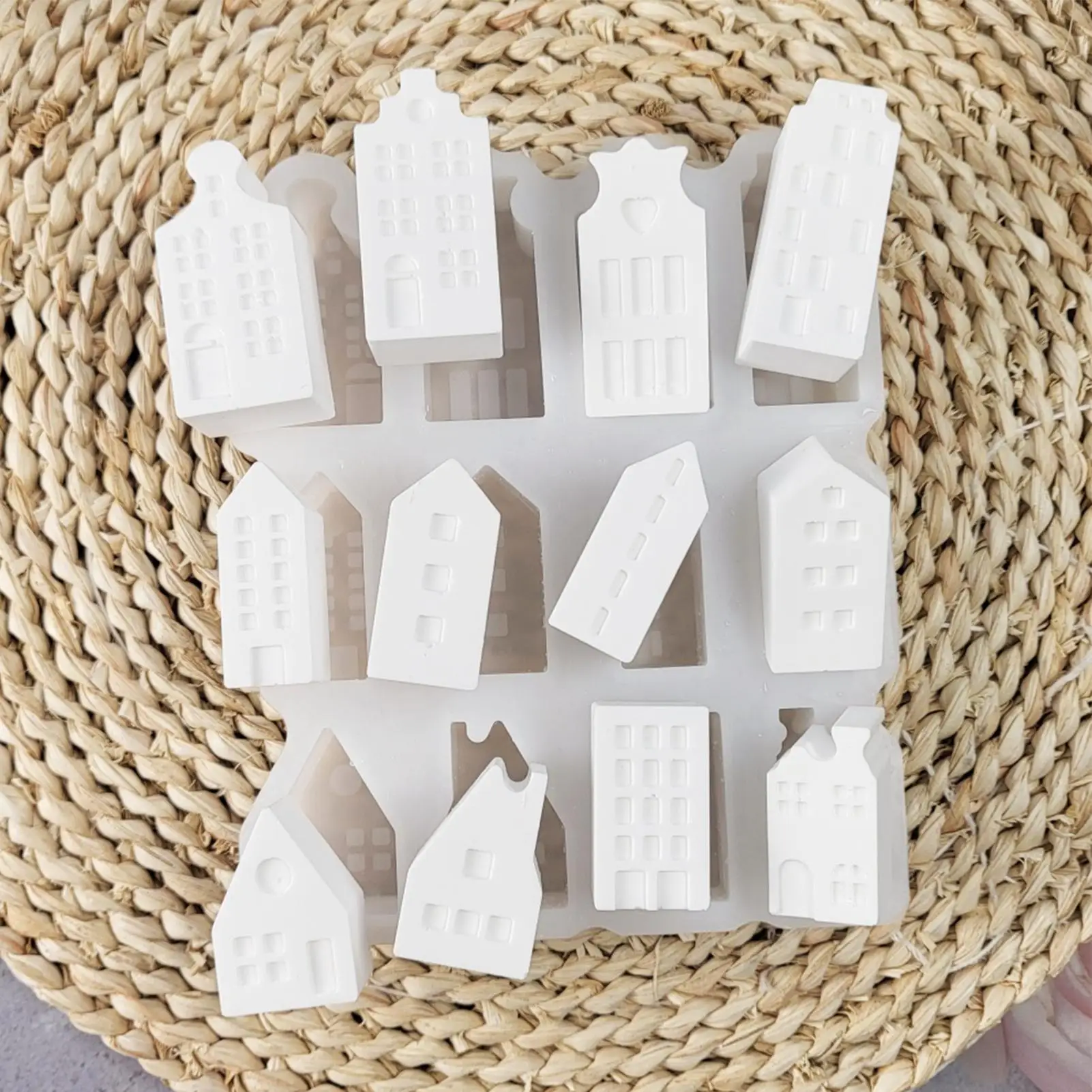 Силиконовые формы в форме дома, формы для литья дома, силиконовые формы с 12 полостями для гипсового орнамента, цементной свечи, принадлежности для рукоделия из смолы
Силиконовые формы в форме дома, формы для литья дома, силиконовые формы с 12 полостями для гипсового орнамента, цементной свечи, принадлежности для рукоделия из смолы