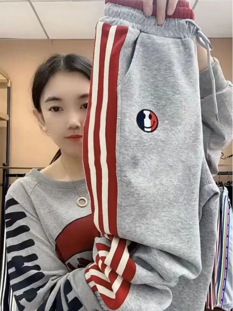 Casual Harlan Pants Women's Sweatpants Spring Autumn New Loose Slimming Faionable Side Stripe Sports Trousers
Casual Harlan Pants Women's Sweatpants Spring Autumn New Loose Slimming Faionable Side Stripe Sports Trousers