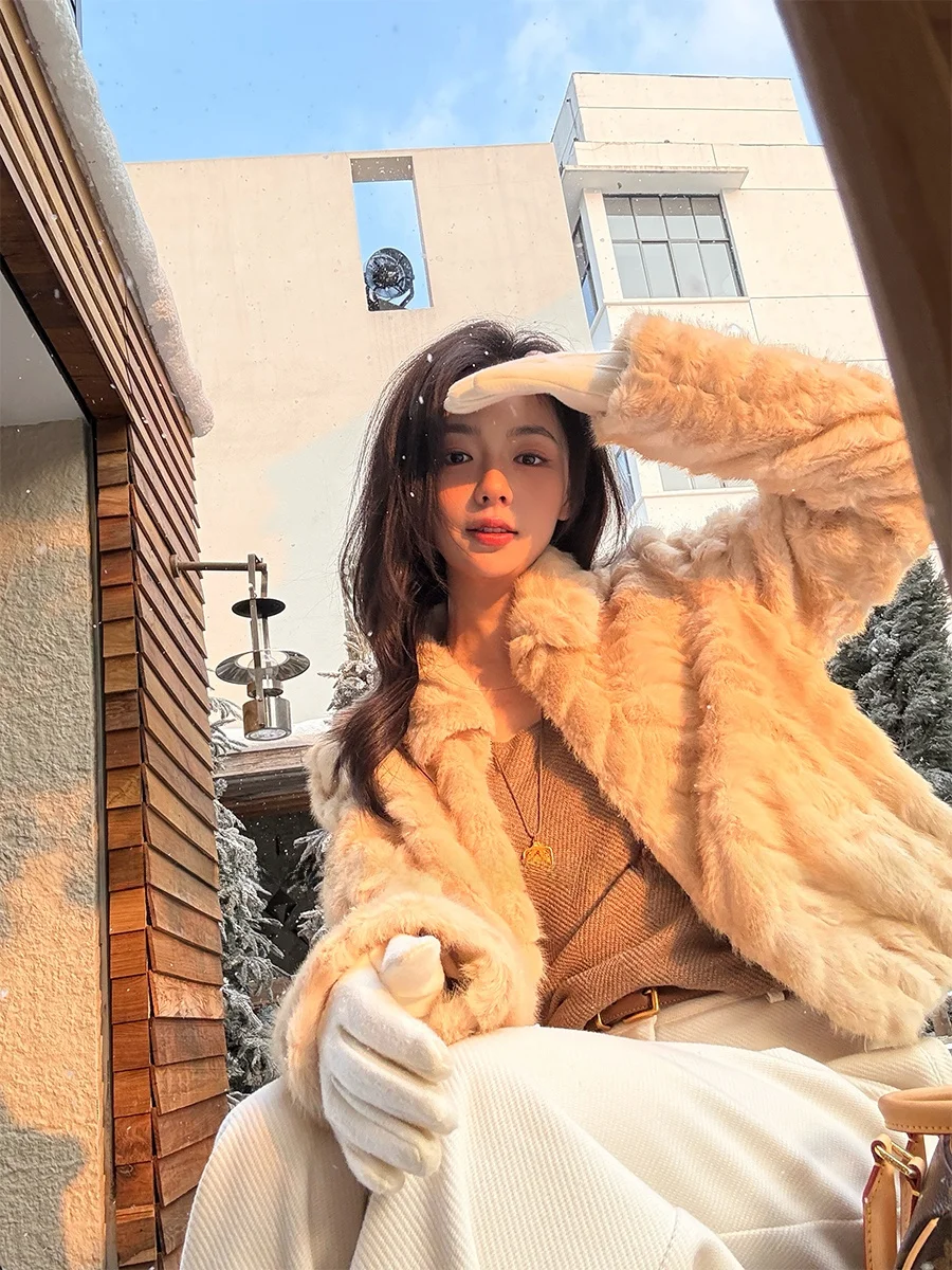Linziqiu Golden Banquet Light Gold Environmental Protection Fur Jacket Collar Wave Pattern Rich Girl Style Short Coat
Linziqiu Golden Banquet Light Gold Environmental Protection Fur Jacket Collar Wave Pattern Rich Girl Style Short Coat