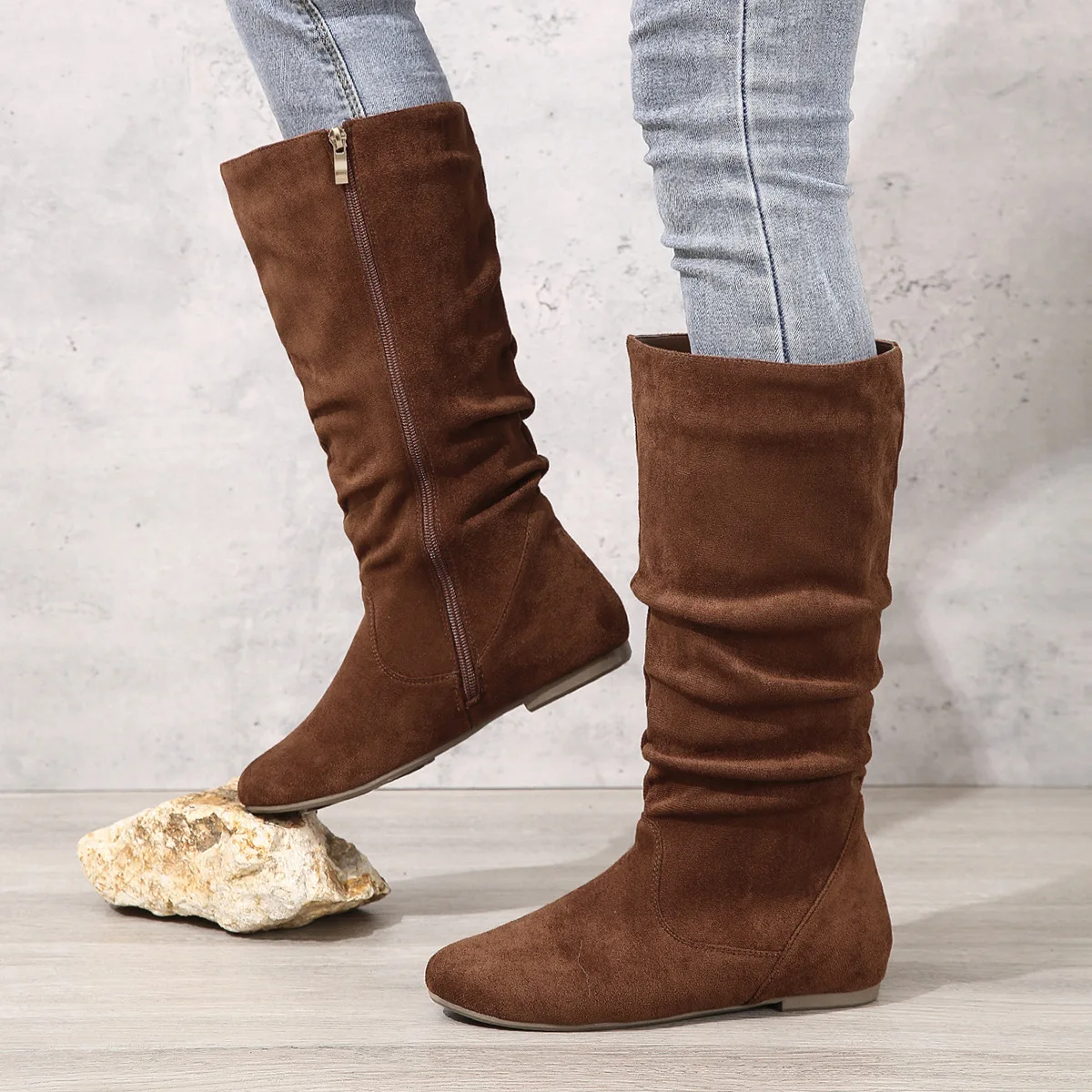 Casual High-Top Women's Fashion Boots Pure Color Flat Heel round Toe Side Zipper Polyester Fiber Lined Winter Boots
Casual High-Top Women's Fashion Boots Pure Color Flat Heel round Toe Side Zipper Polyester Fiber Lined Winter Boots