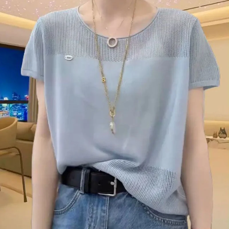 Hollow Out Short Sleeves Knitted Shirt for Women Summer New Casual Solid Color Loose Slimming Thin Tops Fashion Women Clothing
Hollow Out Short Sleeves Knitted Shirt for Women Summer New Casual Solid Color Loose Slimming Thin Tops Fashion Women Clothing