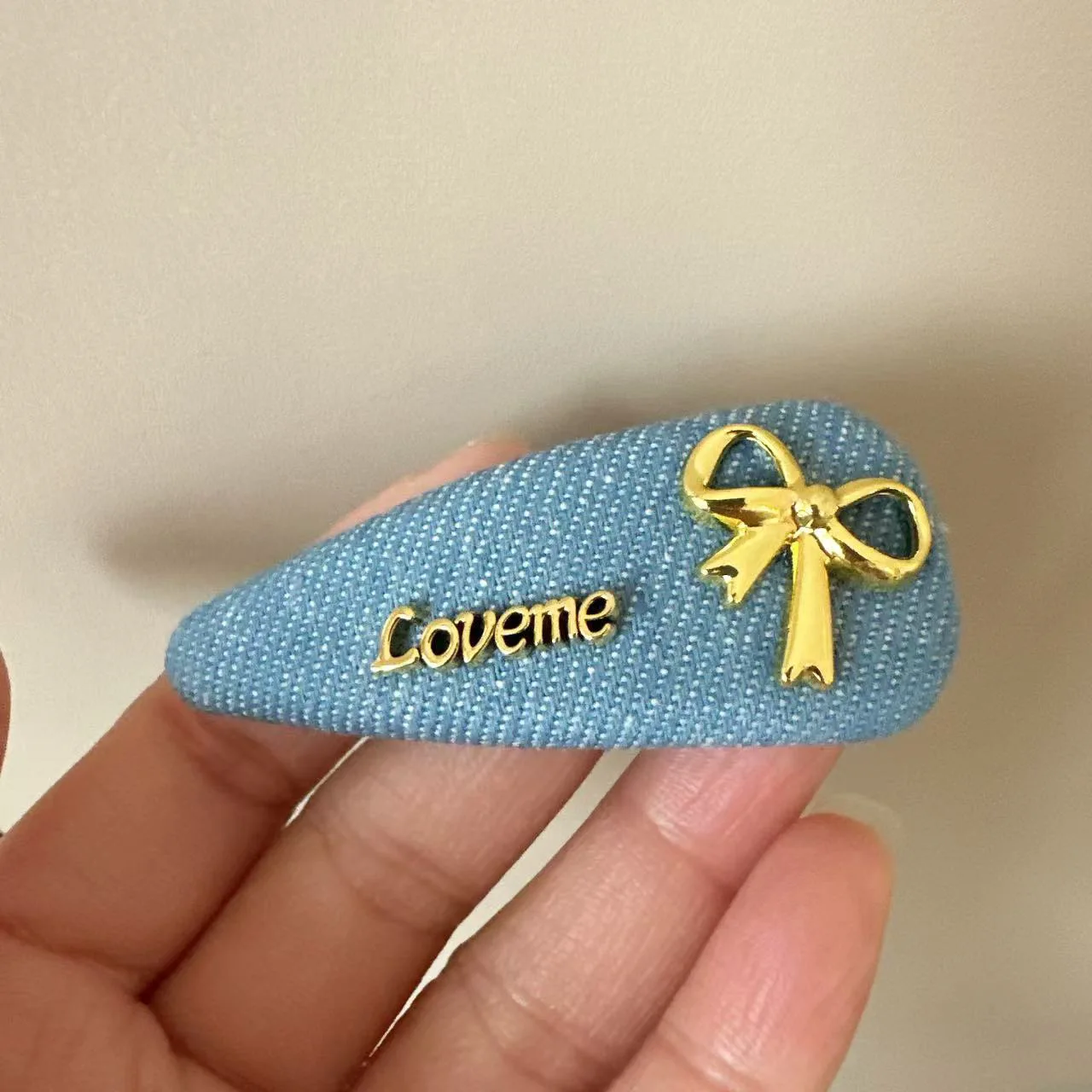 Fabric Denim Bow Side Bang Clips with Letter Print for Women Broken Hair Vintage Non Slip Lightweight Daily Essential
Fabric Denim Bow Side Bang Clips with Letter Print for Women Broken Hair Vintage Non Slip Lightweight Daily Essential