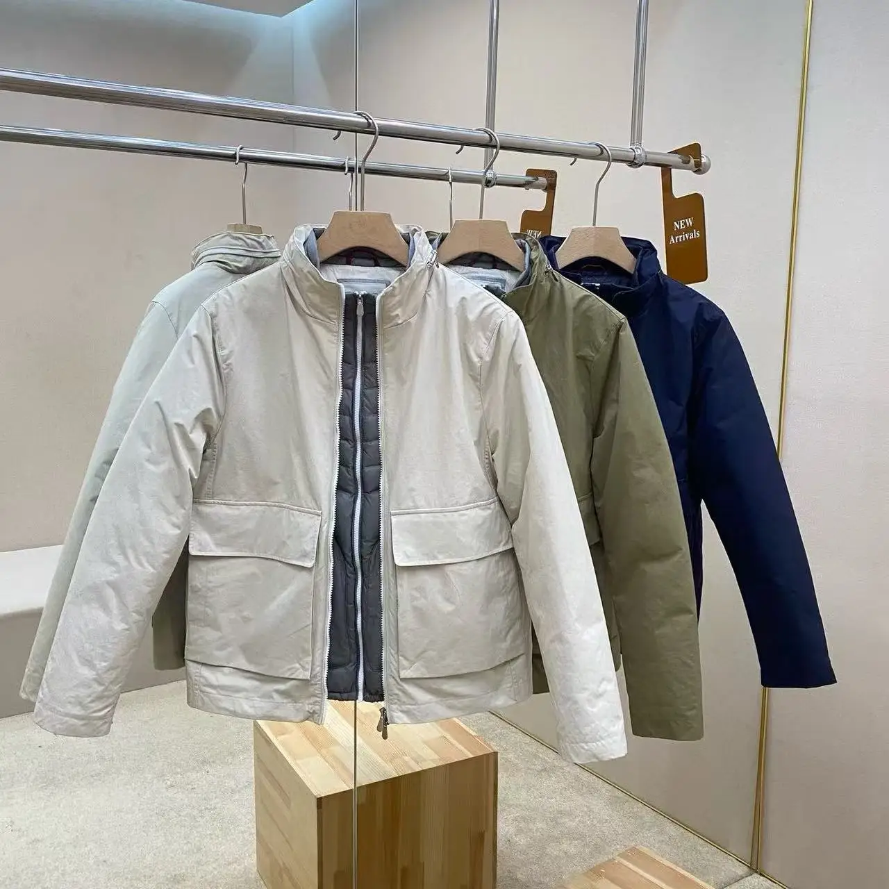 Итальянская мужская одежда BC 25, осенне-зимняя новая одежда, два съемных ветрозащитных пуховика, мужская ветровка со старыми деньгами
Итальянская мужская одежда BC 25, осенне-зимняя новая одежда, два съемных ветрозащитных пуховика, мужская ветровка со старыми деньгами