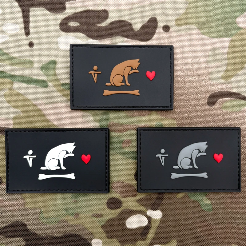 Наклейка-патч из ПВХ в форме косточки с изображением котенка, с эффектом свечения в темноте, идеально подходит для использования на нарукавных повязках, рюкзаках, тактических жилетах и для украшения одежды. Вышитые нашивки-наклейки из мягкой резины
Наклейка-патч из ПВХ в форме косточки с изображением котенка, с эффектом свечения в темноте, идеально подходит для использования на нарукавных повязках, рюкзаках, тактических жилетах и для украшения одежды. Вышитые нашивки-наклейки из мягкой резины